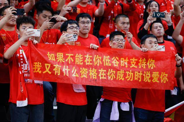 阿尔瓦雷斯转会策略调整，寻求与马德里竞技和解